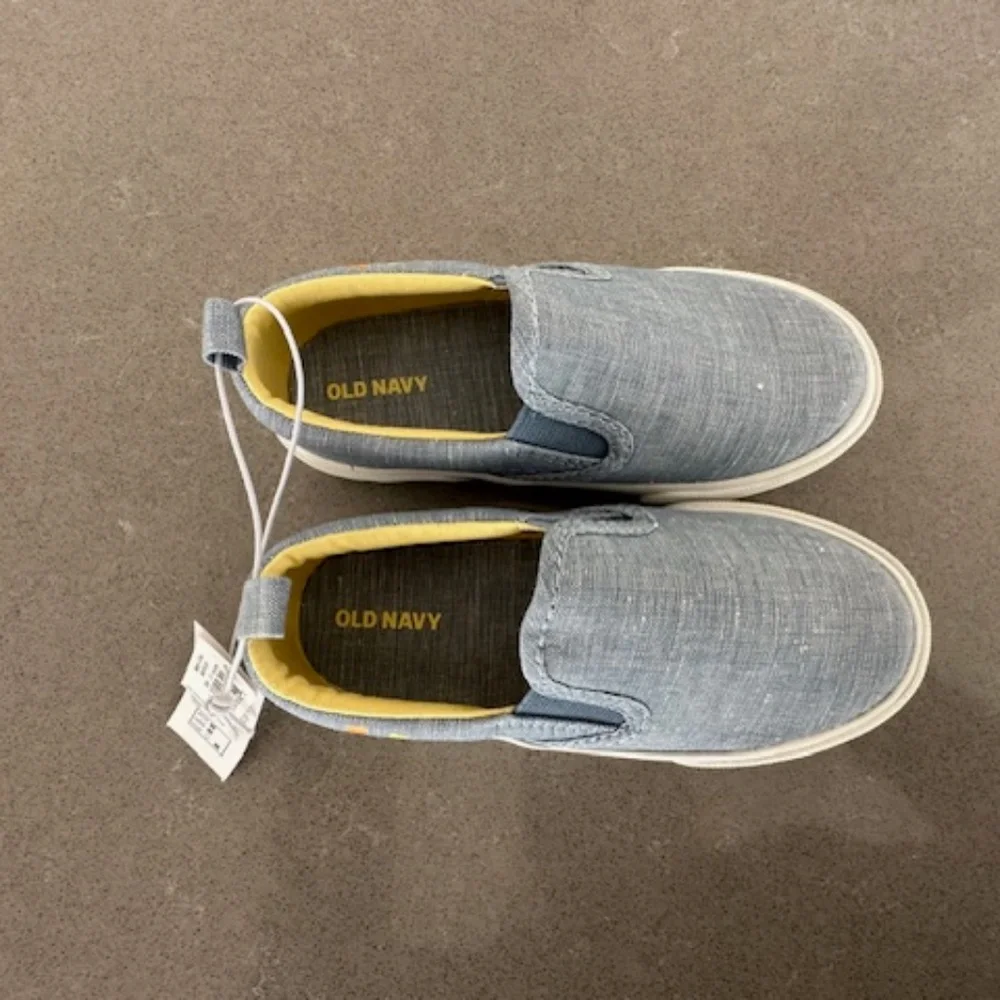 Old Navy Little Girl Sz 9 Slip on Sneakers with Sun